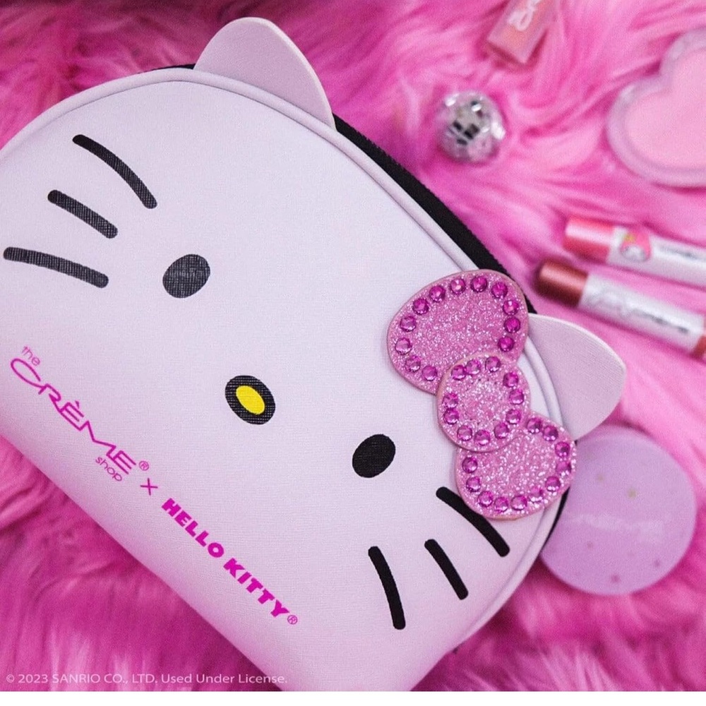 NWOt Hello Kitty White Cosmetic Bag - Picture 2 of 7